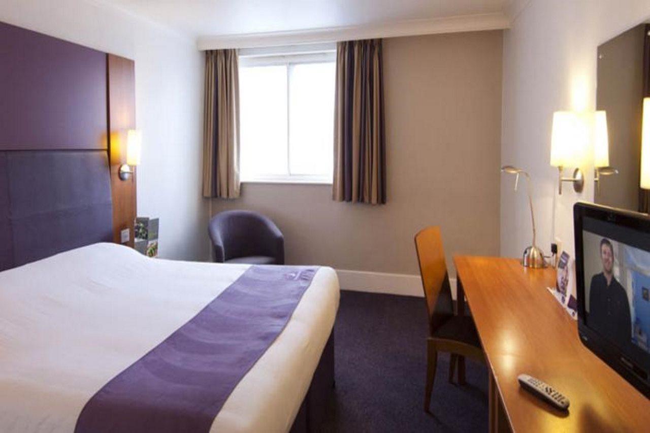Premier Inn Gloucester Esterno foto